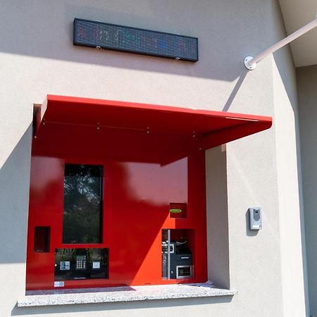 Motel Circuit Drive Cingia De' Botti Exterior foto